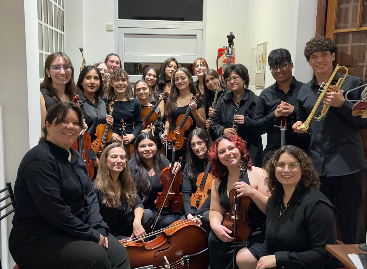Foto grupal de la camerata